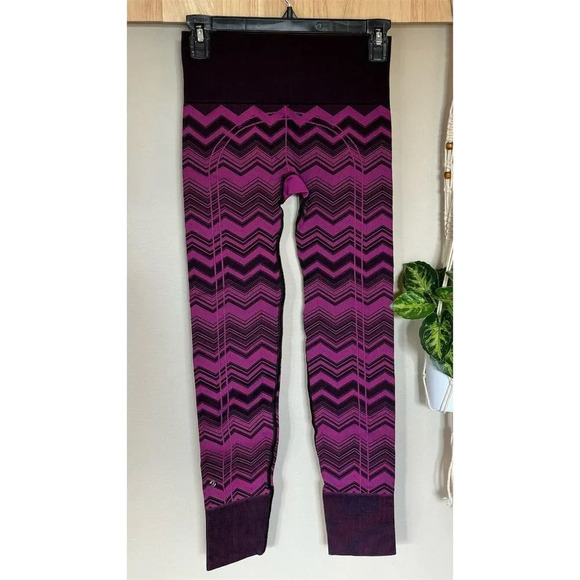 Lululemon Ebb to Street Leggings Heathered Regal Plum Chevron Size 6 - Picture 2 of 5